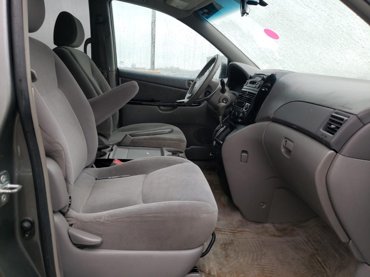 Photo 19 from auction – 2005 TOYOTA SIENNA CE with VIN 5TDZA23C75S346945