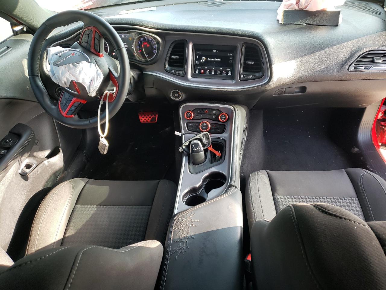 Photo 9 from auction – 2019 DODGE CHALLENGER with VIN 2C3CDZAG2KH620594