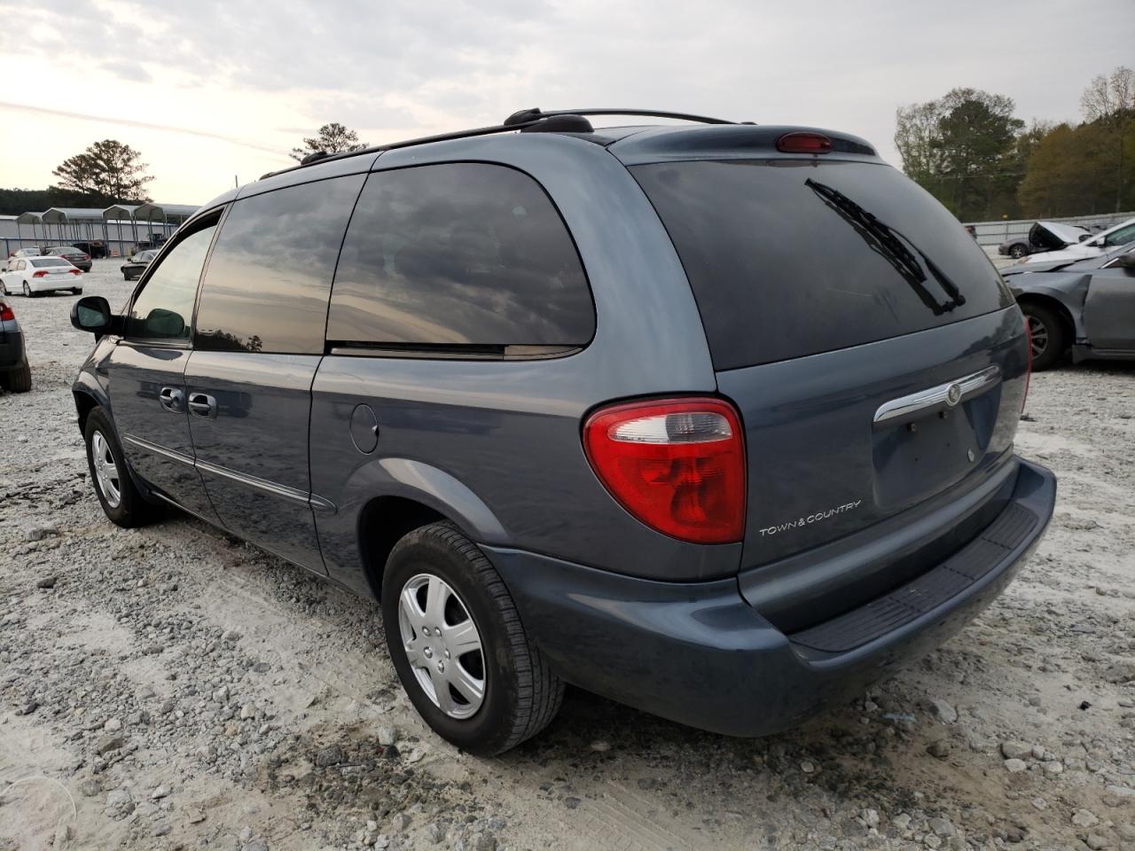Photo 3 from auction – 2002 CHRYSLER TOWN & COU with VIN 2C4GP44342R614029