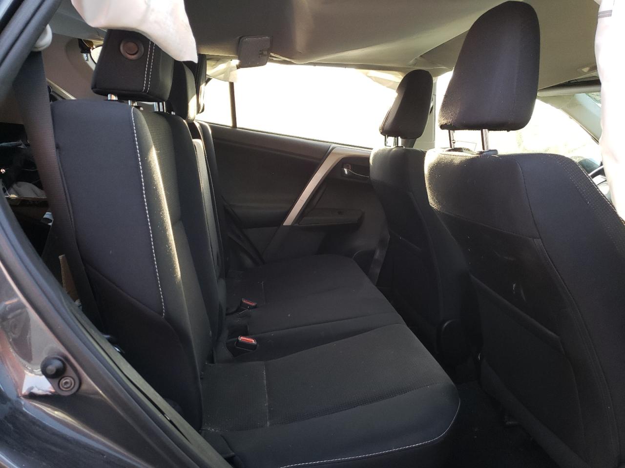 Photo 6 from auction – 2016 TOYOTA RAV4 XLE with VIN 2T3WFREV8GW235091