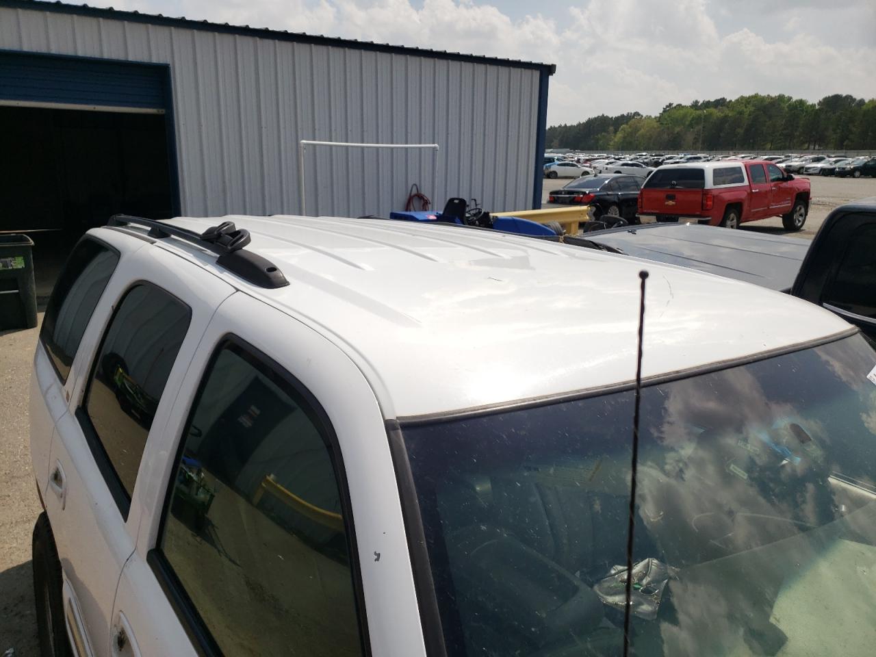 Photo 9 from auction – 2004 GMC YUKON with VIN 1GKEC13Z64R173458