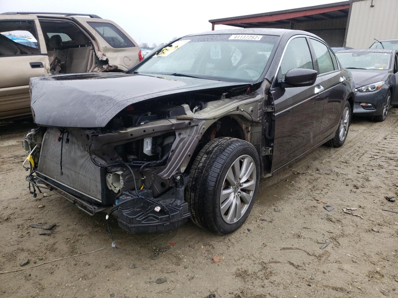 Photo 2 from auction – 2011 HONDA ACCORD EXL with VIN 1HGCP3F84BA032925