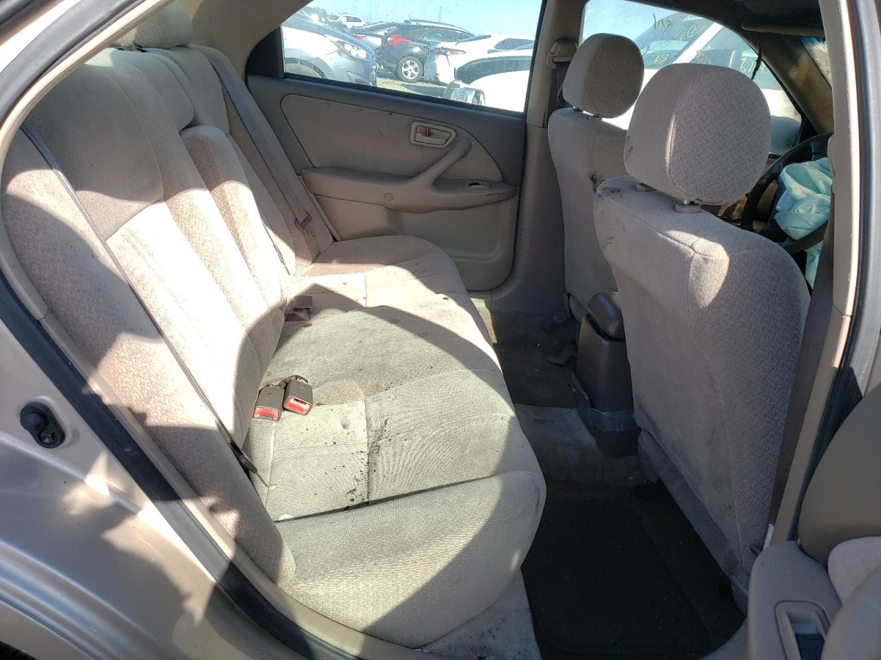 Photo 6 from auction – 2000 TOYOTA CAMRY CE with VIN 4T1BG22K7YU739655