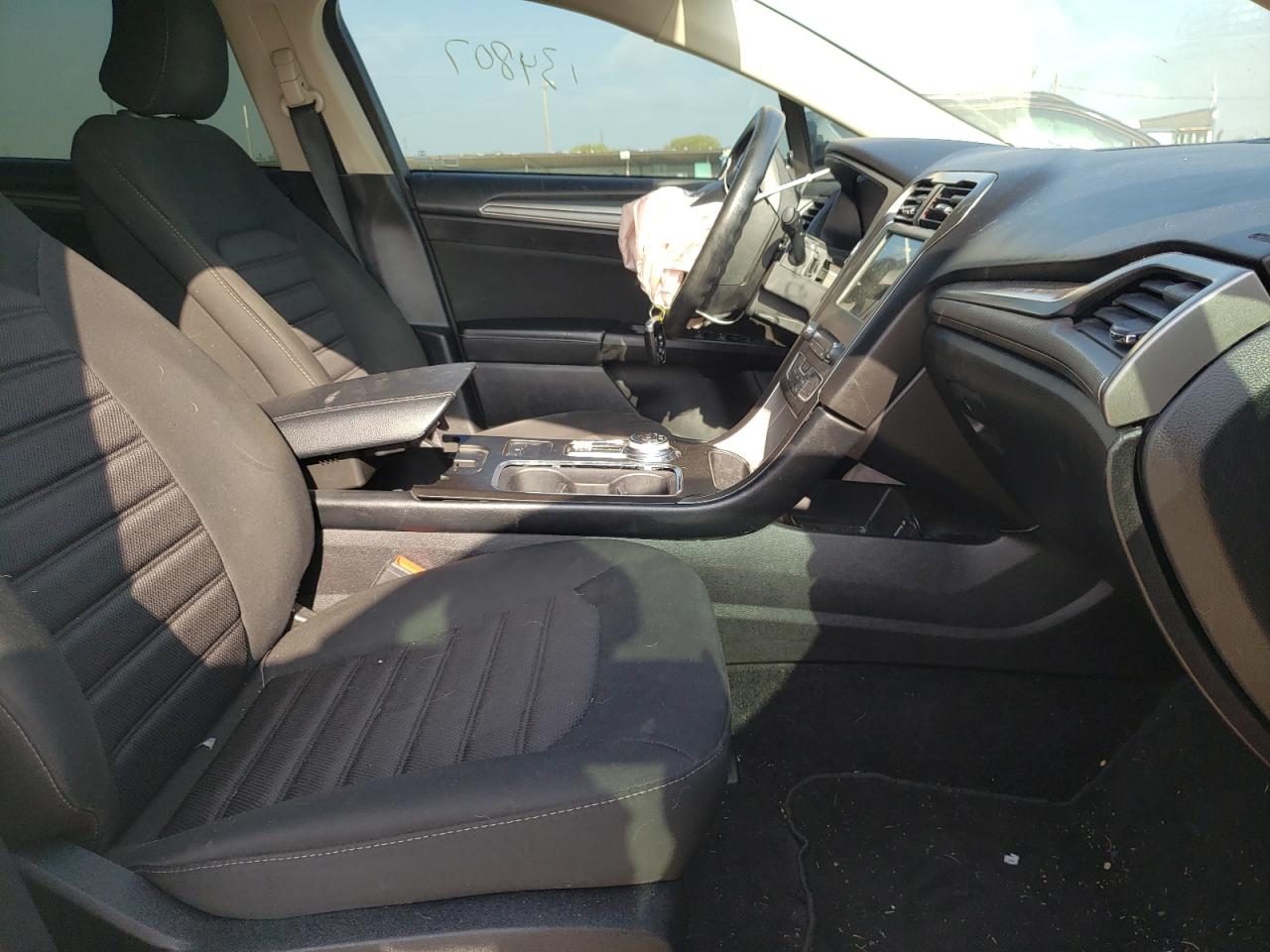 Photo 5 from auction – 2018 FORD FUSION SE with VIN 3FA6P0HD3JR210256