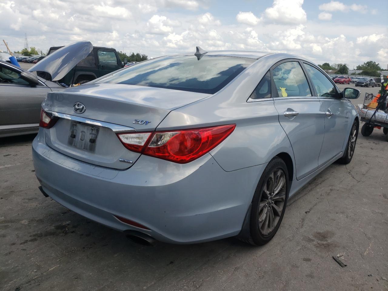 Photo 4 from auction – 2011 HYUNDAI SONATA SE with VIN 5NPEC4AB8BH195548