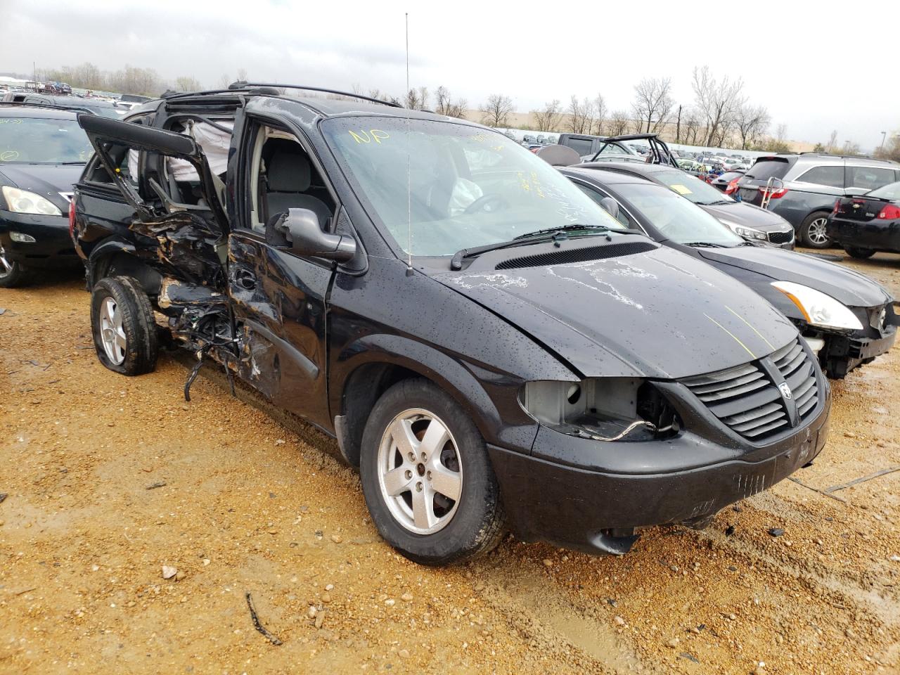 DODGE CARAVAN SX 2006 with VIN 1D8GP45R26B541865 - Photo from auction