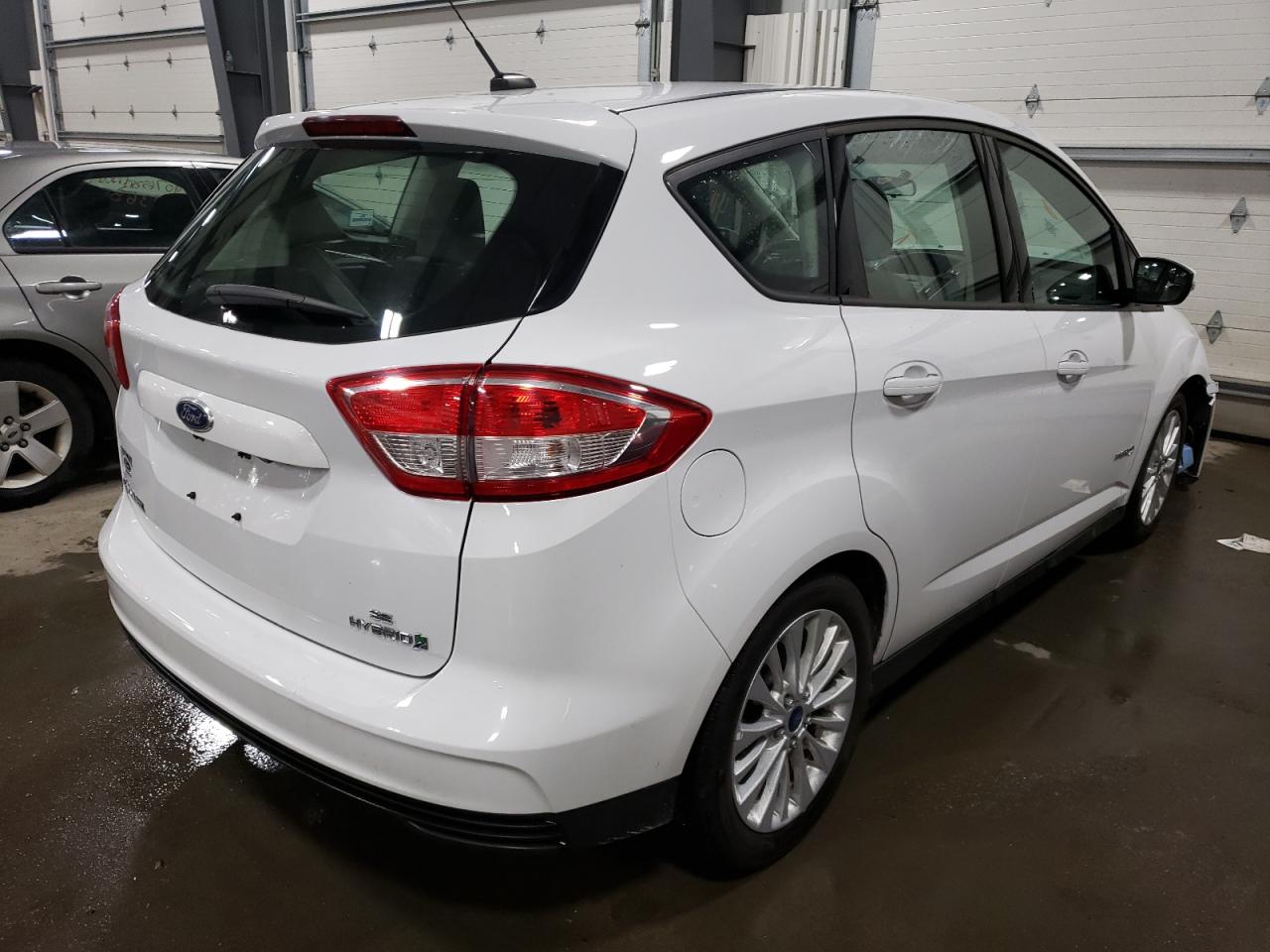 Photo 4 from auction – 2017 FORD C-MAX SE with VIN 1FADP5AU6HL118047