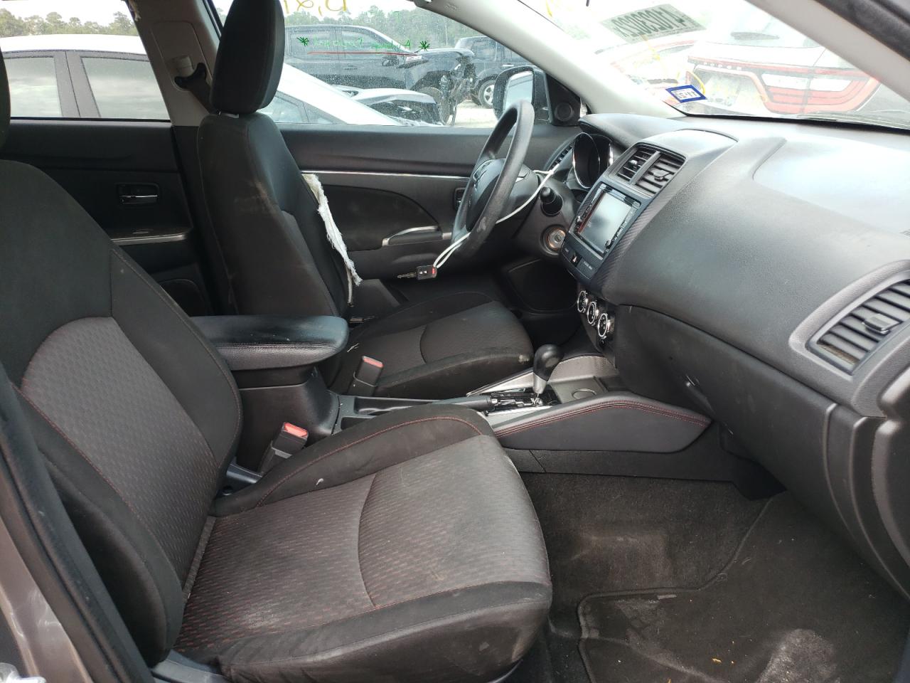 Photo 5 from auction – 2018 MITSUBISHI OUTLANDER with VIN JA4AP3AU7JZ009644