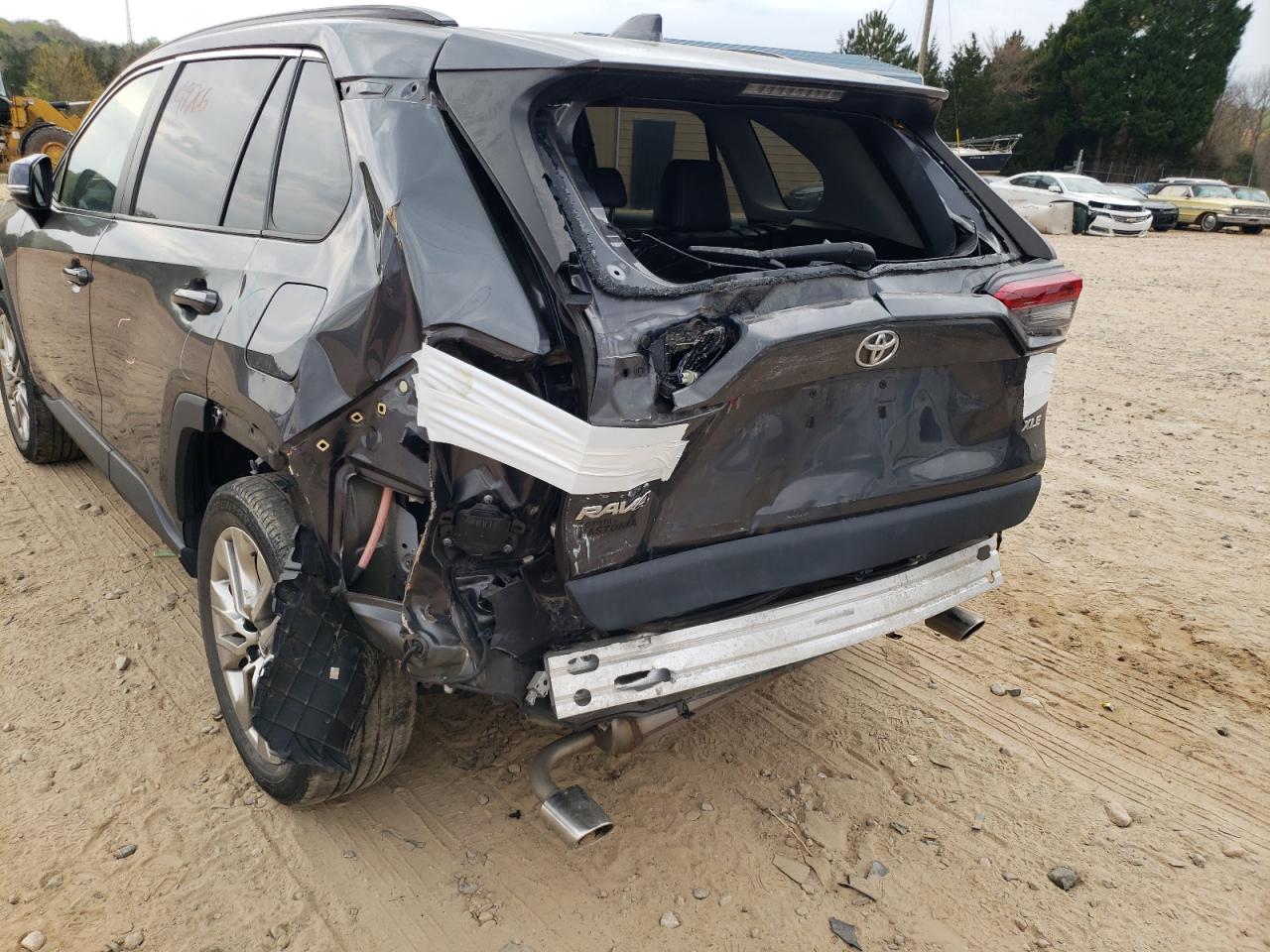 Photo 9 from auction – 2019 TOYOTA RAV4 XLE P with VIN 2T3C1RFV3KC007316