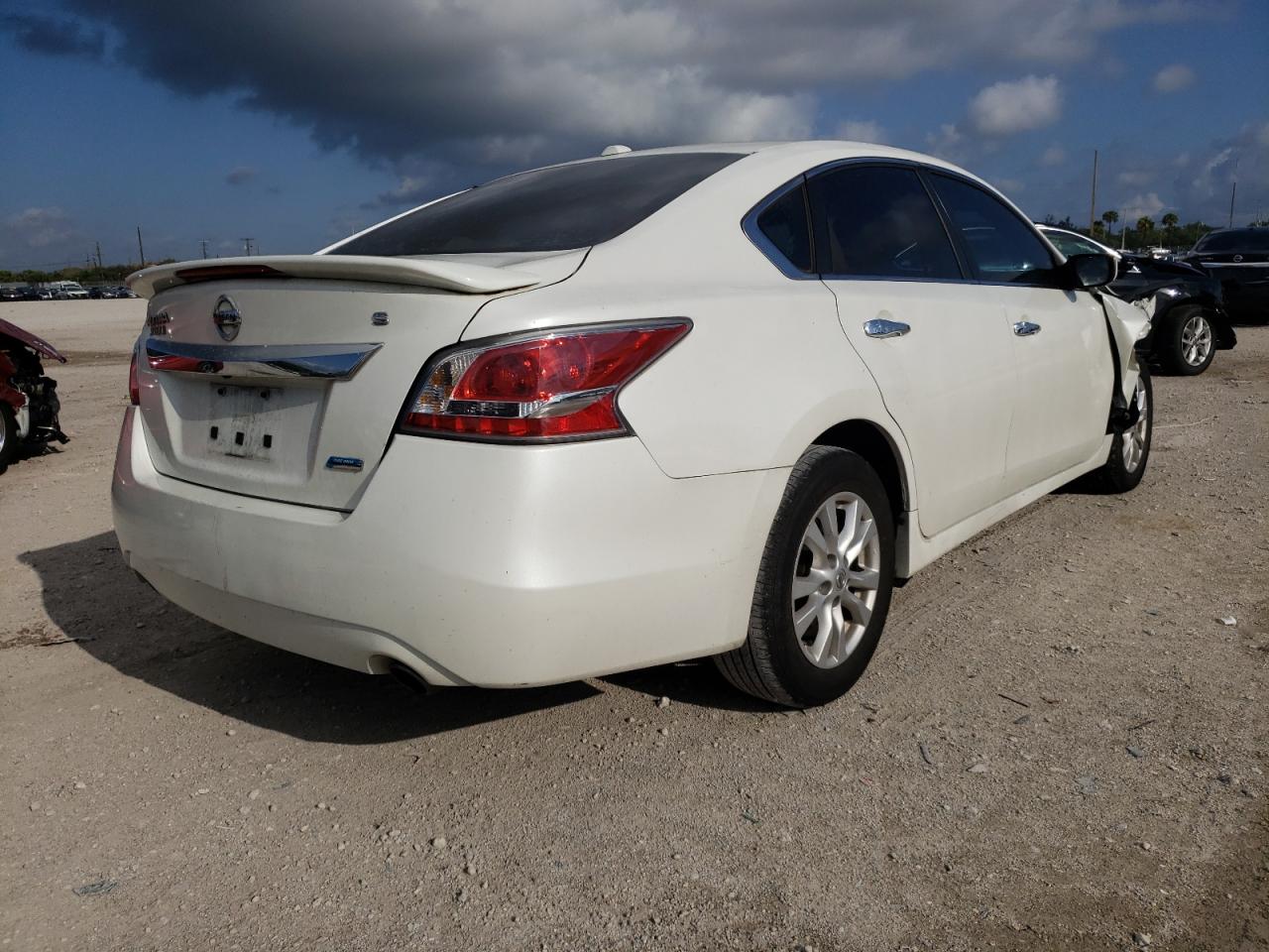 Photo 4 from auction – 2014 NISSAN ALTIMA 2.5 with VIN 1N4AL3AP6EC146813