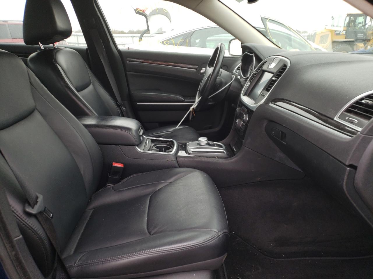 Photo 5 from auction – 2015 CHRYSLER 300 LIMITE with VIN 2C3CCARG0FH781735