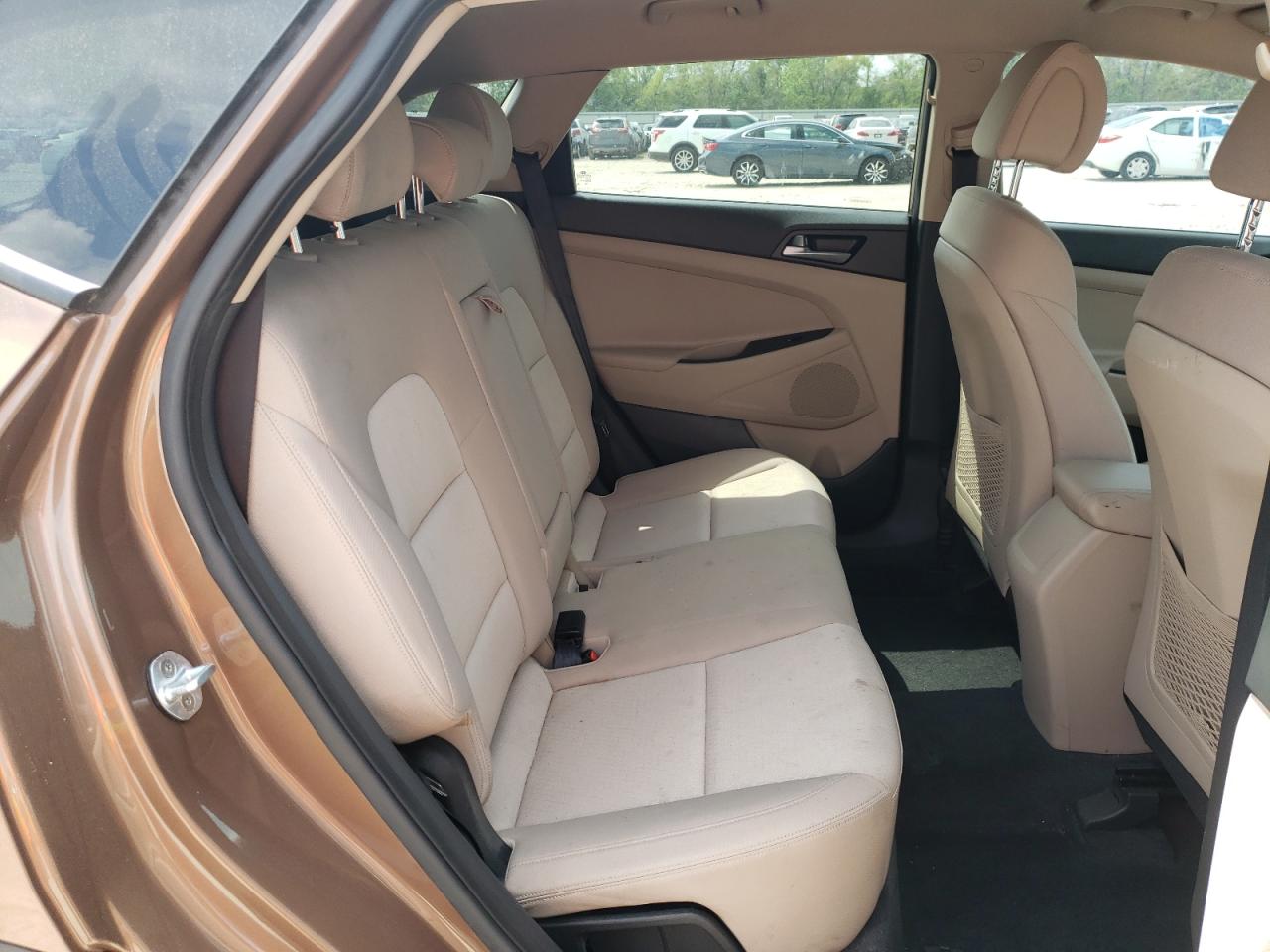 Photo 6 from auction – 2016 HYUNDAI TUCSON LIM with VIN KM8J33A47GU181353