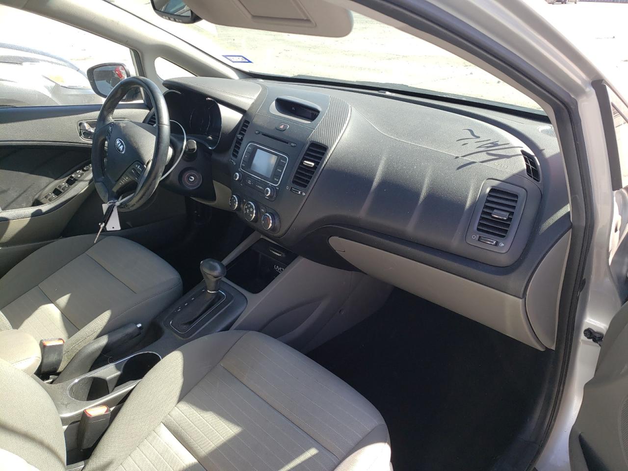 Photo 9 from auction – 2014 KIA FORTE EX with VIN KNAFX4A80E5199558