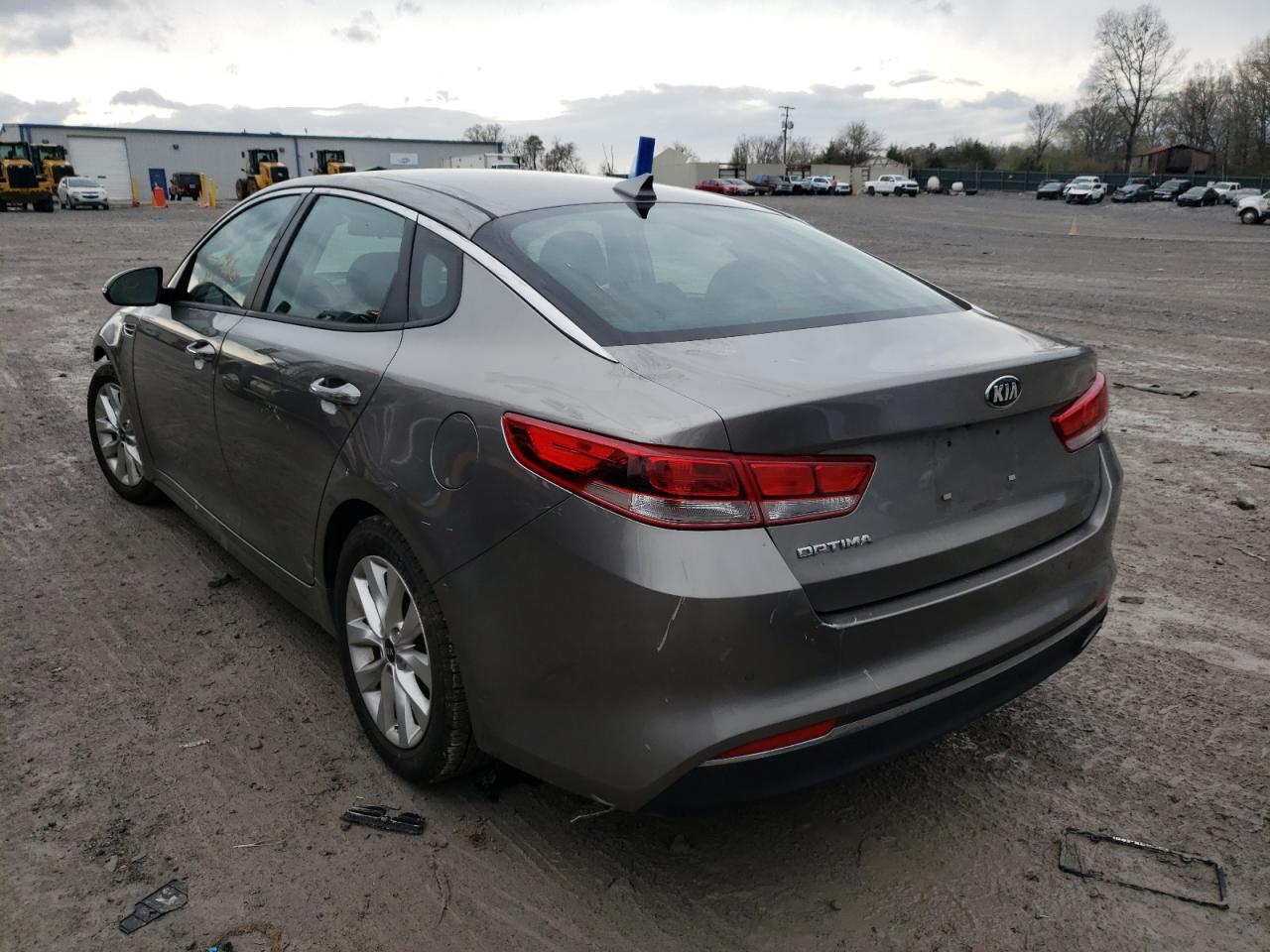 Photo 3 from auction – 2018 KIA OPTIMA LX with VIN 5XXGT4L37JG270300