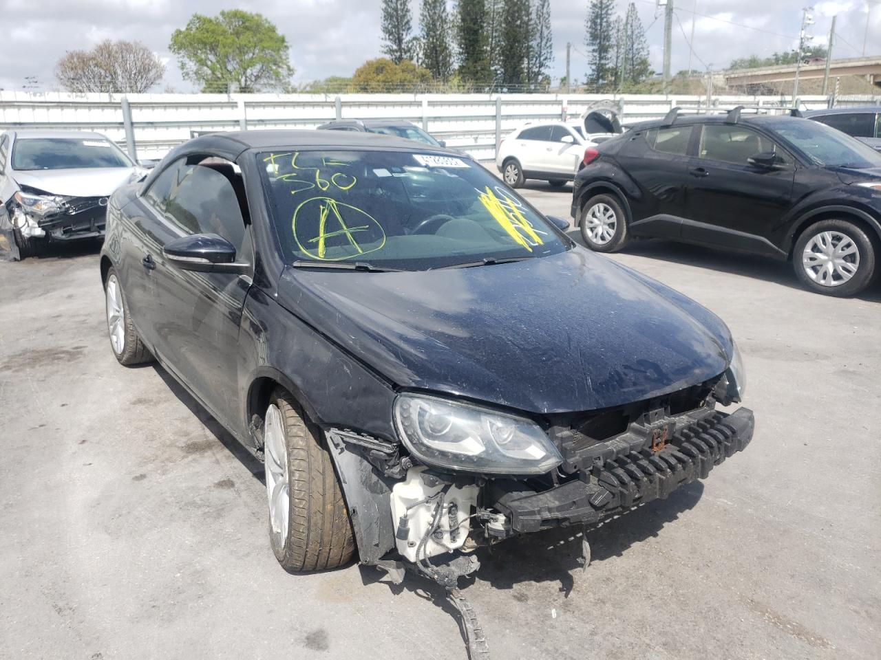 VOLKSWAGEN EOS LUX 2013 with VIN WVWFW8AH7DV007516 - Photo from auction