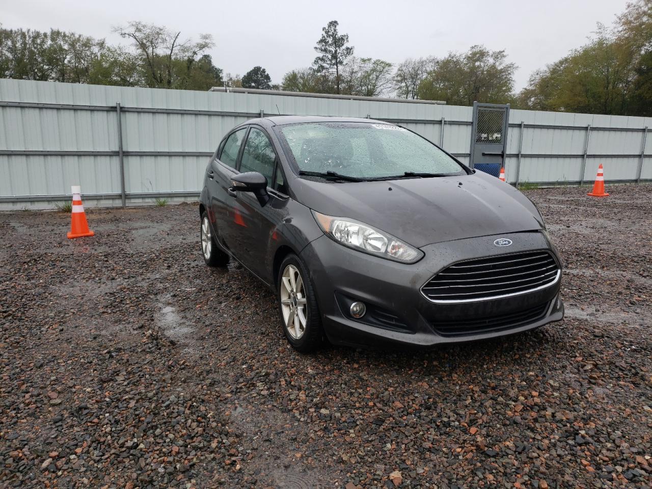 FORD FIESTA SE 2015 with VIN 3FADP4EJ9FM189670 - Photo from auction