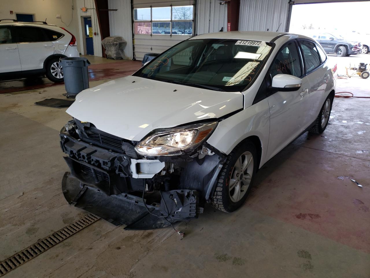 Photo 2 from auction – 2014 FORD FOCUS SE with VIN 1FADP3F2XEL428046