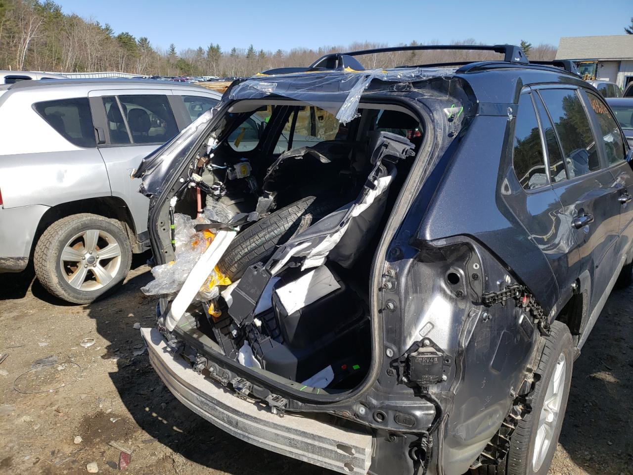 Photo 9 from auction – 2021 TOYOTA RAV4 XLE with VIN 2T3P1RFV3MC215703