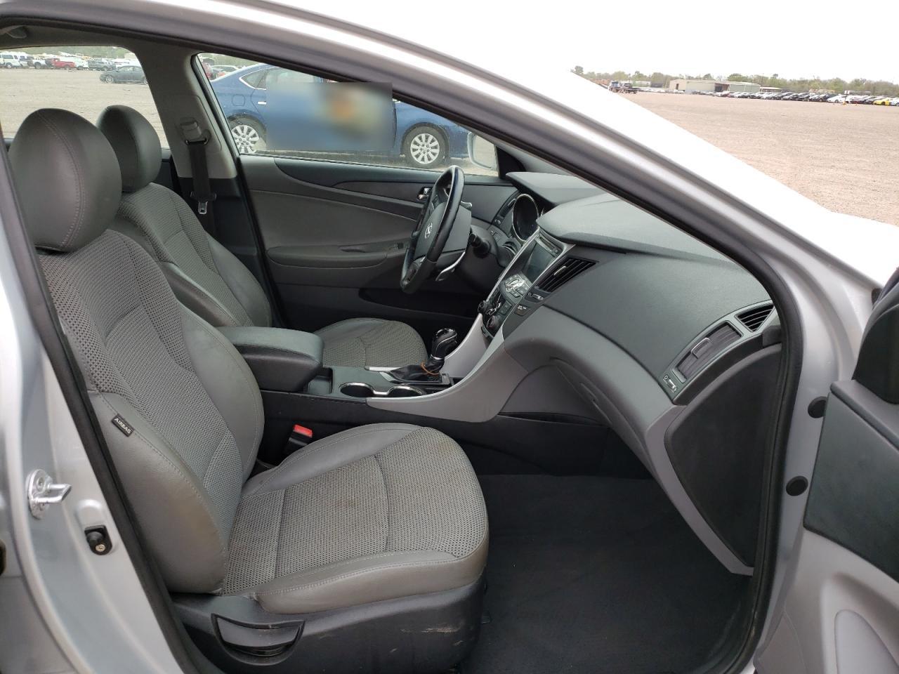 Photo 5 from auction – 2011 HYUNDAI SONATA SE with VIN 5NPEC4AC4BH281299
