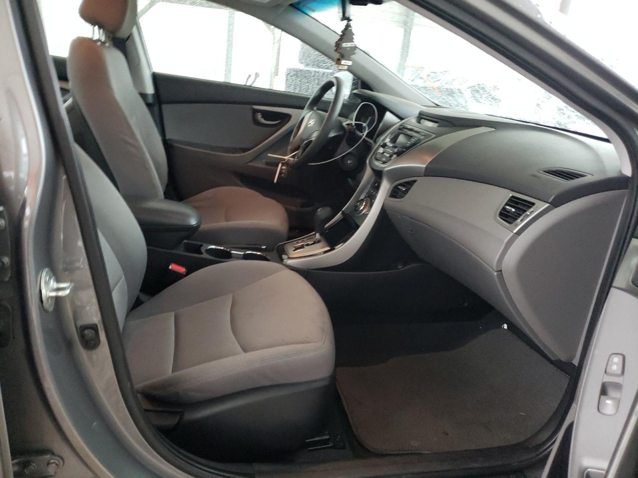 Photo 5 from auction – 2013 HYUNDAI ELANTRA with VIN 5NPDH4AE8DH351940