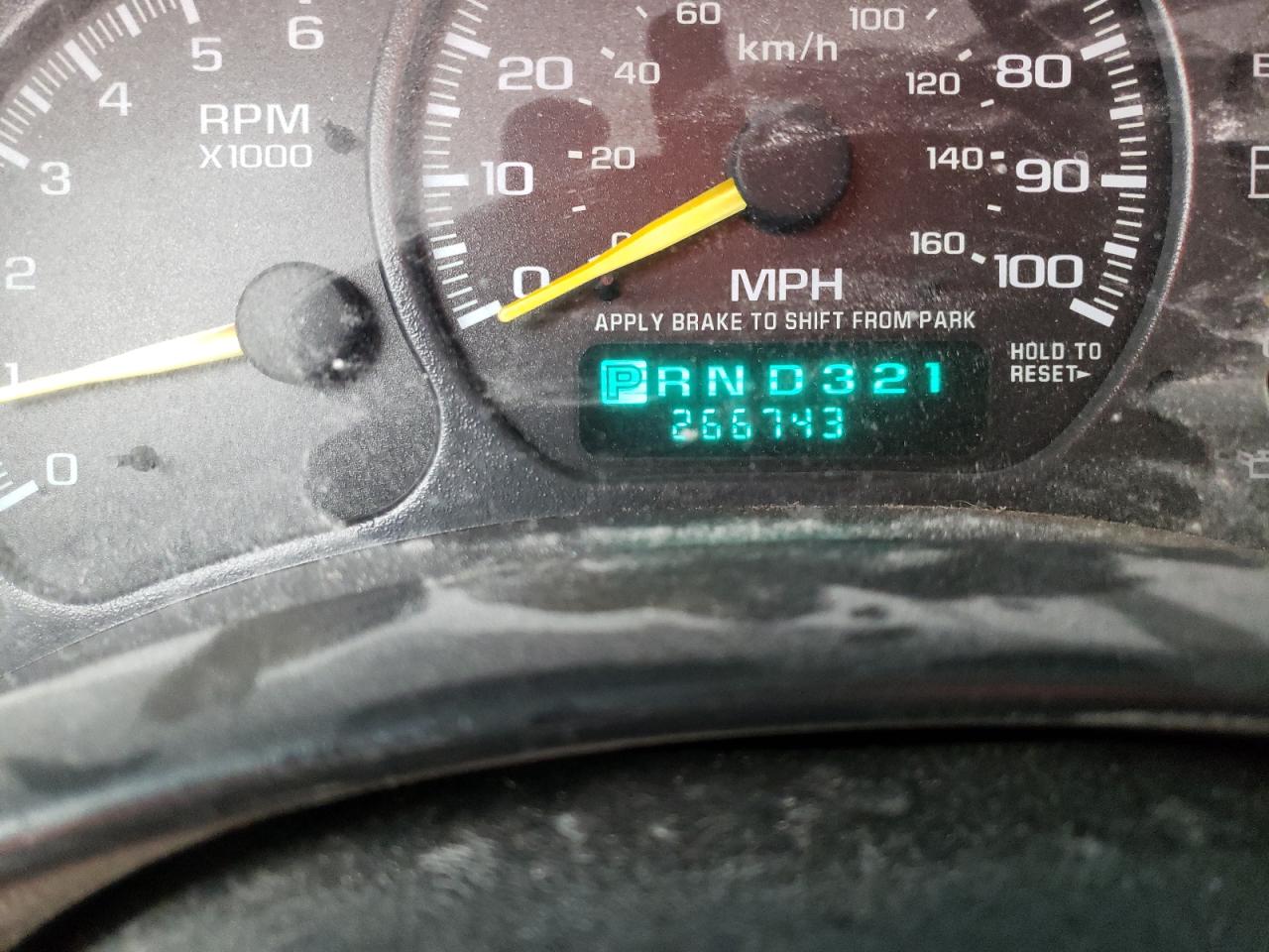 Photo 8 from auction – 2000 CHEVROLET SILVERADO with VIN 1GCEK19T3YE204258