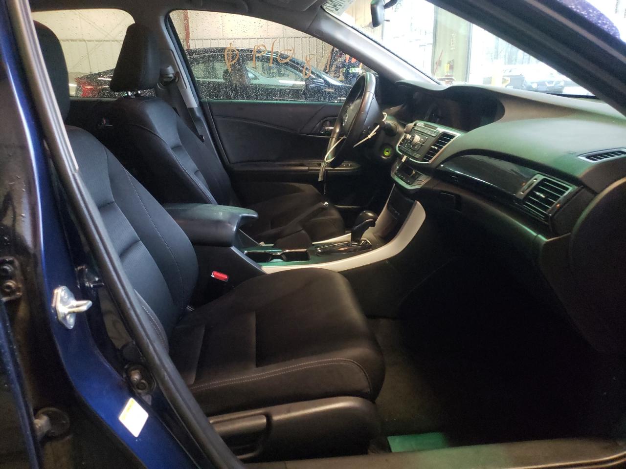Photo 5 from auction – 2015 HONDA ACCORD SPO with VIN 1HGCR2F53FA010527