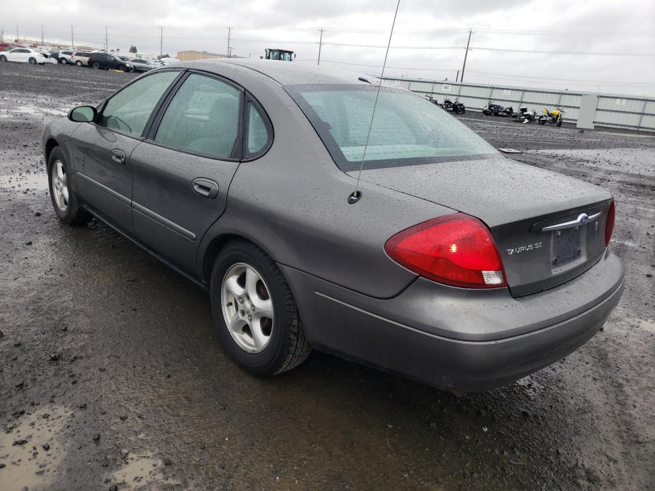 Photo 3 from auction – 2003 FORD TAURUS with VIN 1FAFP53U93G106241