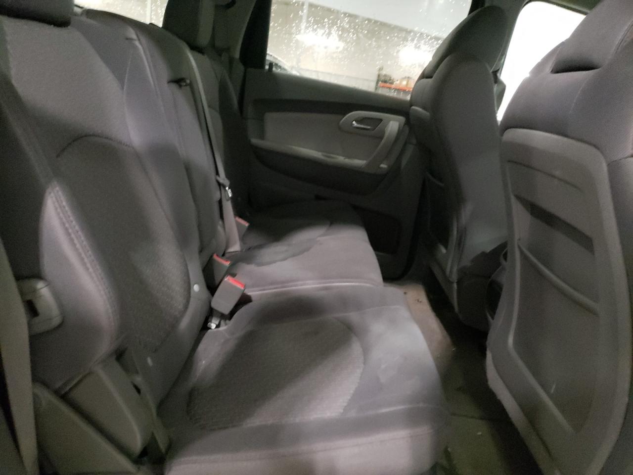 Photo 6 from auction – 2010 CHEVROLET TRAVERSE L with VIN 1GNLVFED9AS151736