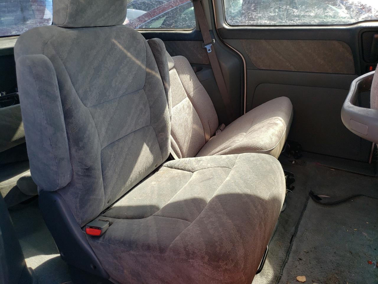 Photo 6 from auction – 2004 HONDA ODYSSEY EX with VIN 5FNRL18844B116064