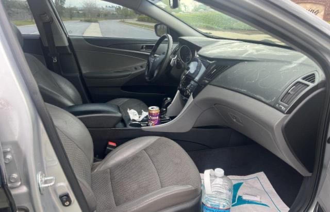 Photo 5 from auction – 2011 HYUNDAI SONATA SE with VIN 5NPEC4ACXBH193938