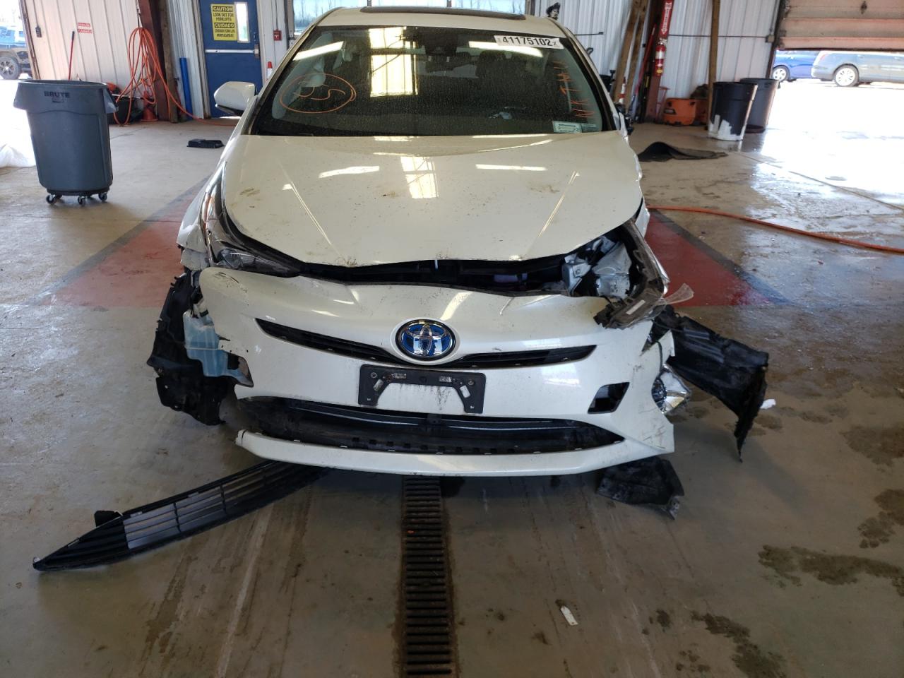 Photo 9 from auction – 2016 TOYOTA PRIUS with VIN JTDKARFU2G3001356