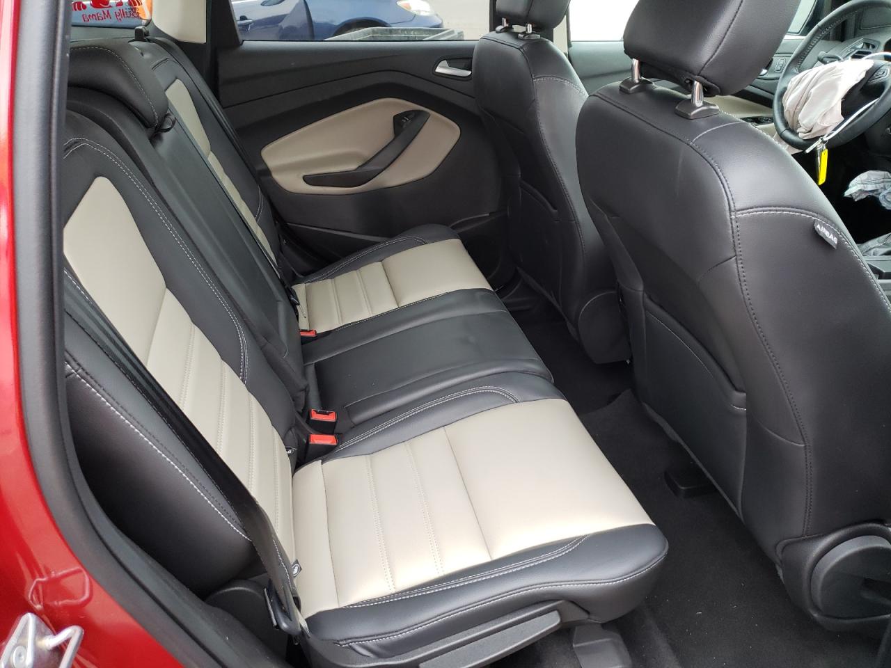 Photo 6 from auction – 2019 FORD ESCAPE SEL with VIN 1FMCU9HD0KUB52669