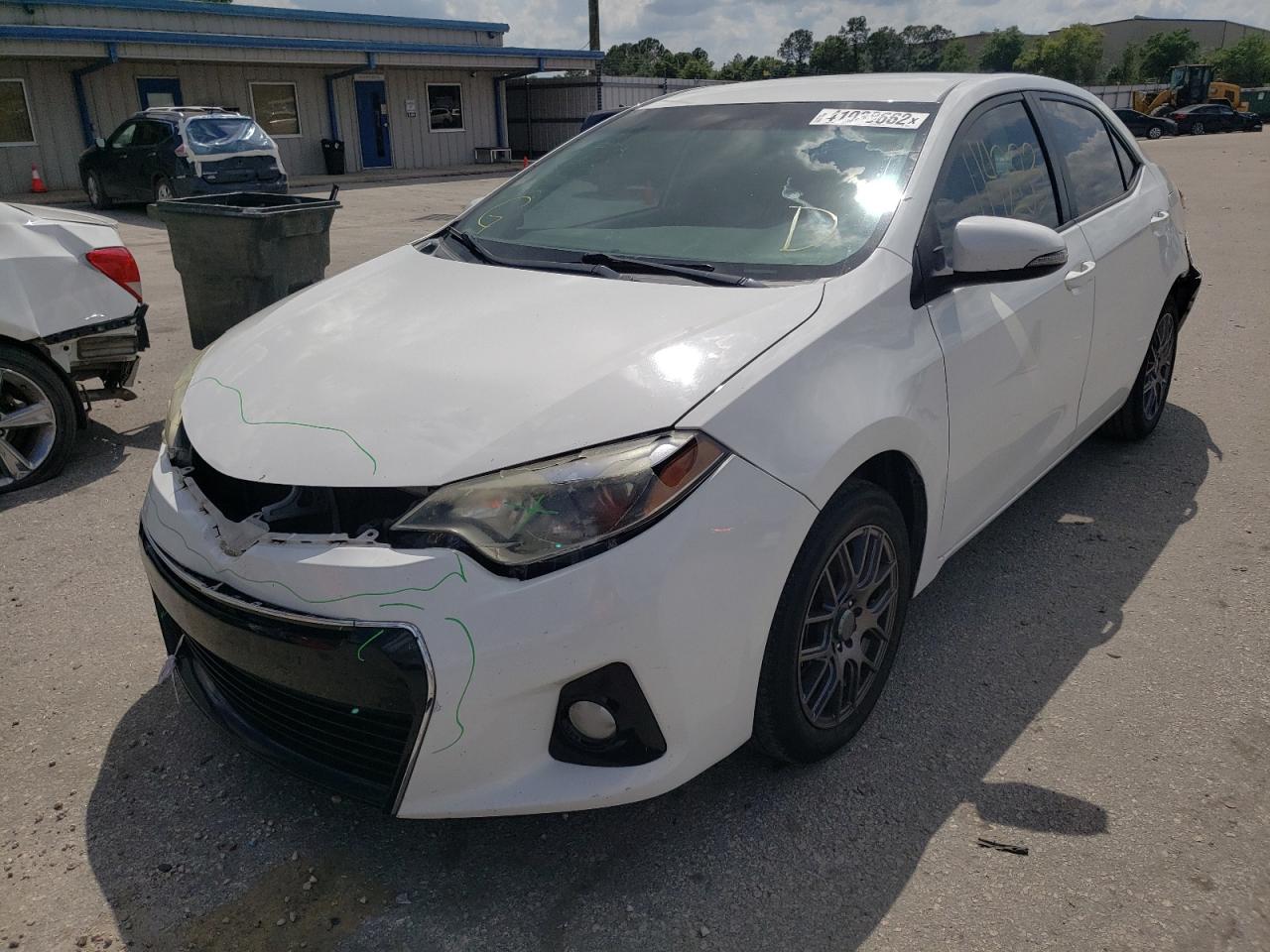 Photo 2 from auction – 2015 TOYOTA COROLLA L with VIN 5YFBURHE6FP240394