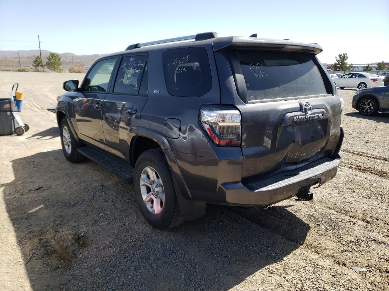 Photo 3 from auction – 2020 TOYOTA 4RUNNER SR with VIN JTEBU5JR7L5769573