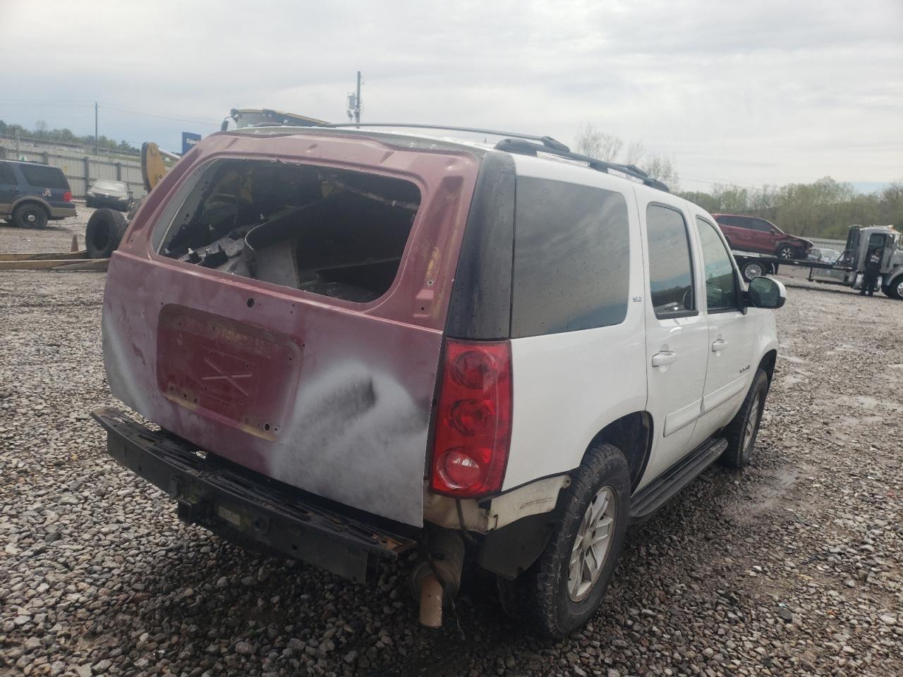 Zdjęcie 4 z aukcji – 2007 GMC YUKON z VIN 1GKFC13J07J101947