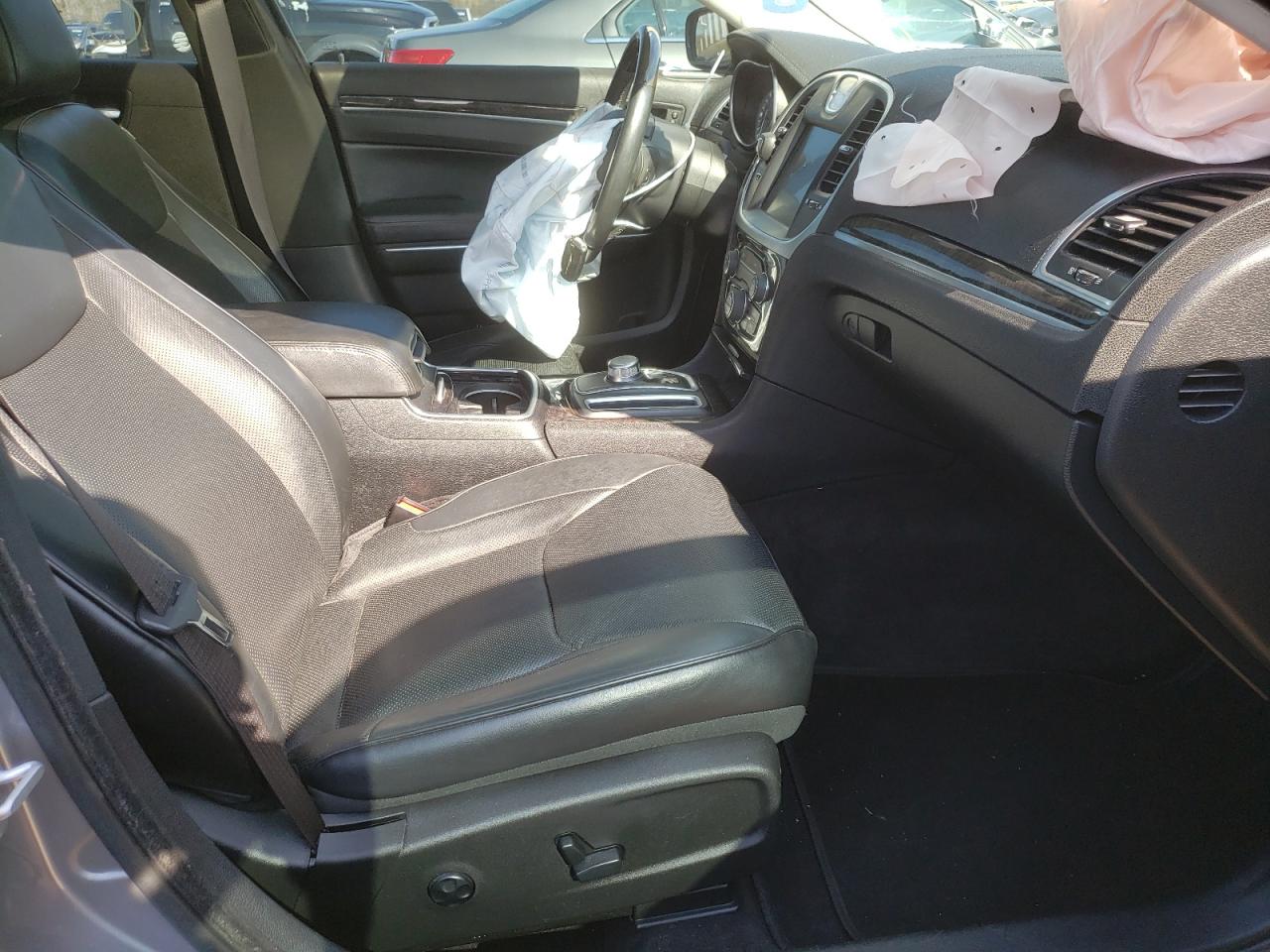 Photo 5 from auction – 2016 CHRYSLER 300C with VIN 2C3CCAKG3GH128716