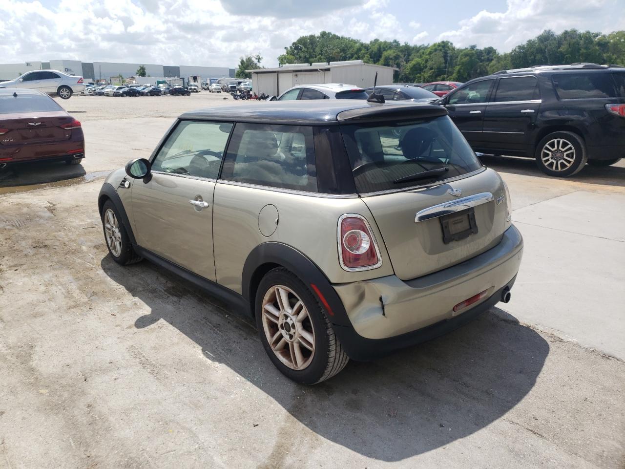 Photo 3 from auction – 2011 MINI COOPER with VIN WMWSU3C51BT099853
