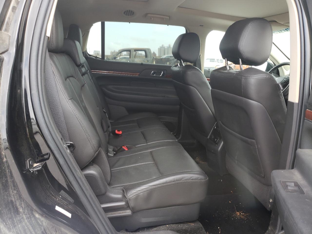 Photo 6 from auction – 2017 LINCOLN MKT with VIN 2LMHJ5FK3HBL00664