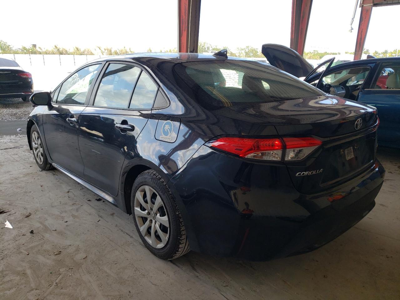 Photo 3 from auction – 2020 TOYOTA COROLLA LE with VIN 5YFEPRAE4LP006619