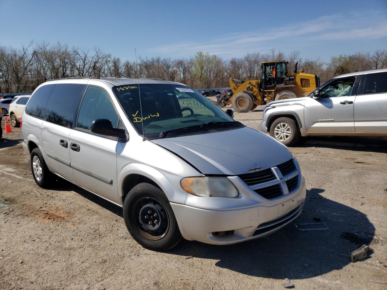 DODGE GRAND CARA 2005 with VIN 1D4GP24R85B188540 - Photo from auction