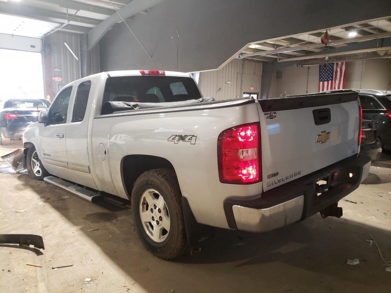Photo 3 from auction – 2011 CHEVROLET SILVERADO with VIN 1GCRKSE32BZ220254