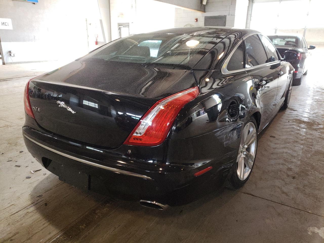 Photo 4 from auction – 2011 JAGUAR XJL with VIN SAJWA2GB3BLV13109