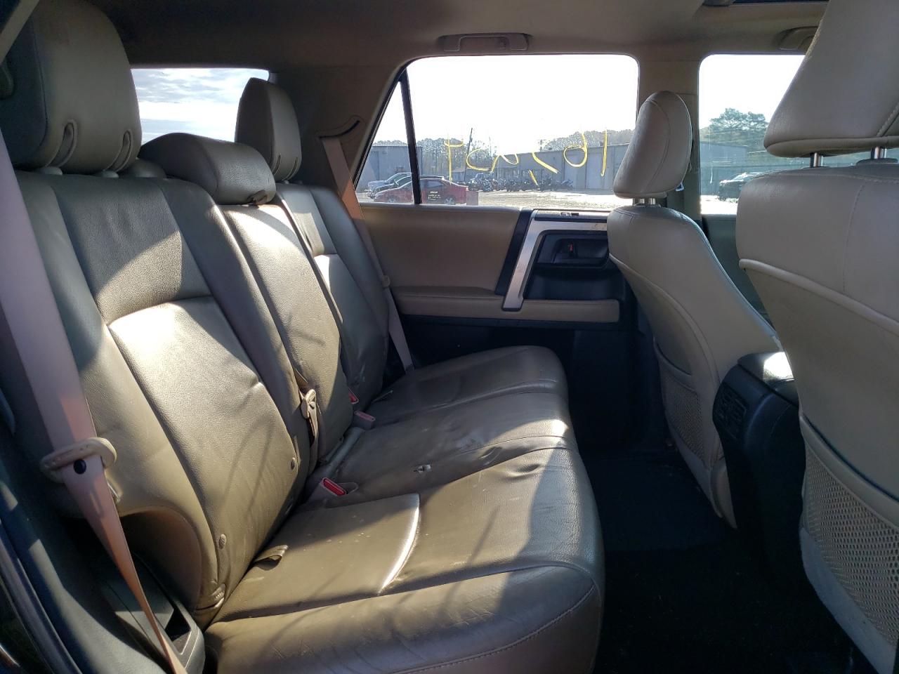 Photo 6 from auction – 2011 TOYOTA 4RUNNER SR with VIN JTEBU5JR7B5067025