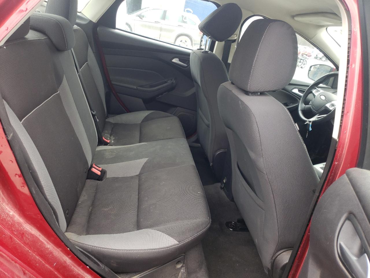 Photo 6 from auction – 2014 FORD FOCUS SE with VIN 1FADP3F27EL370378
