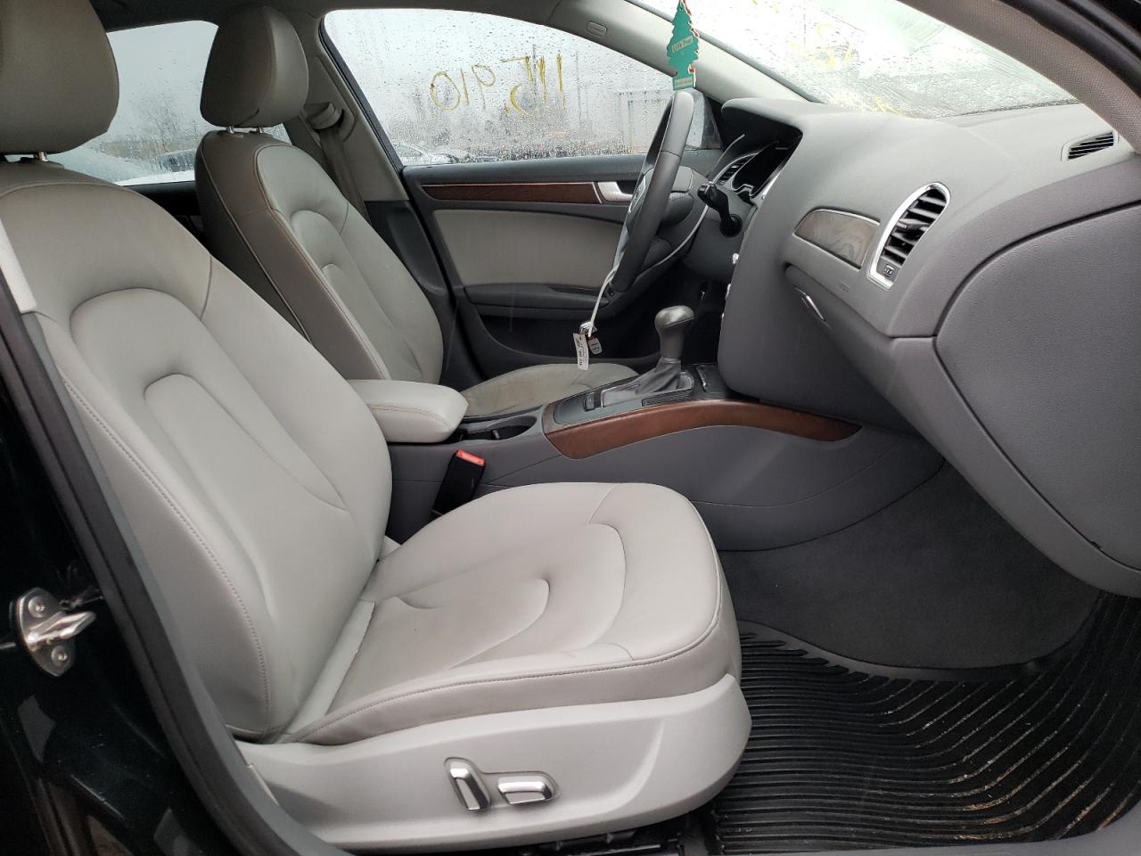 Photo 5 from auction – 2015 AUDI A4 with VIN WAUAFAFL2FN022777