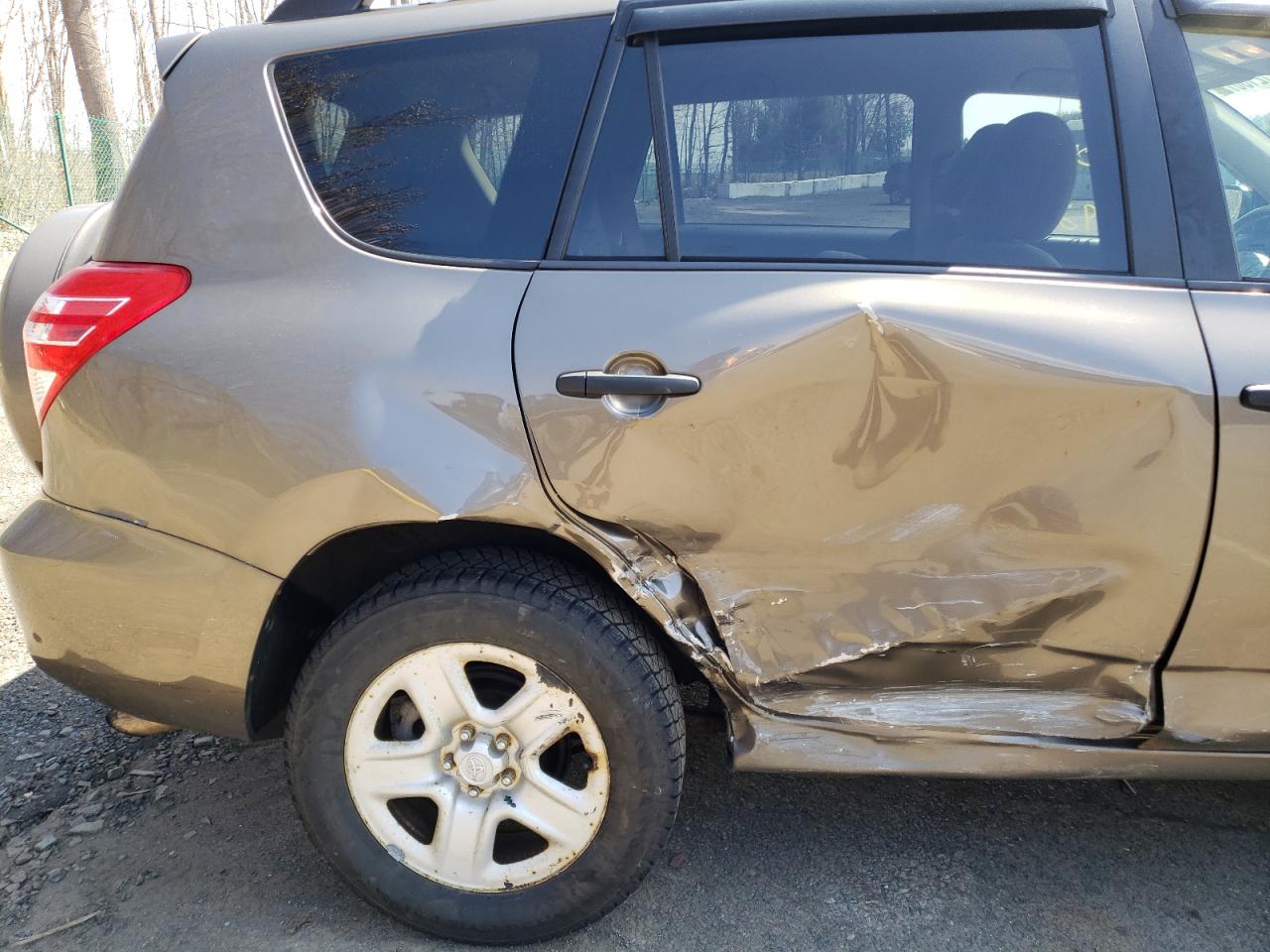 Photo 9 from auction – 2010 TOYOTA RAV4 with VIN 2T3BF4DV7AW071276