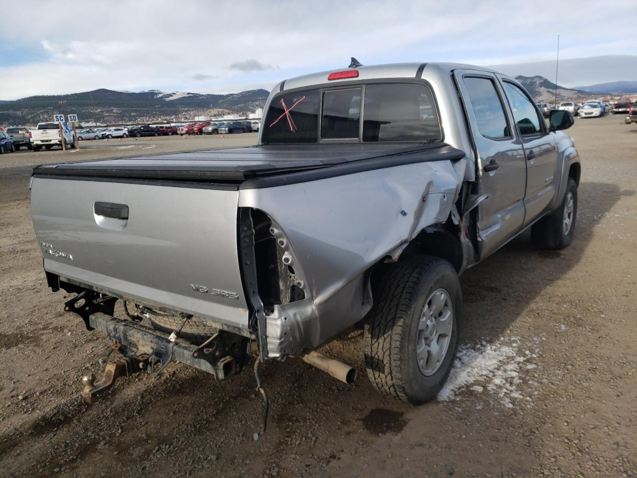 Photo 4 from auction – 2015 TOYOTA TACOMA DOU with VIN 3TMLU4EN1FM199286