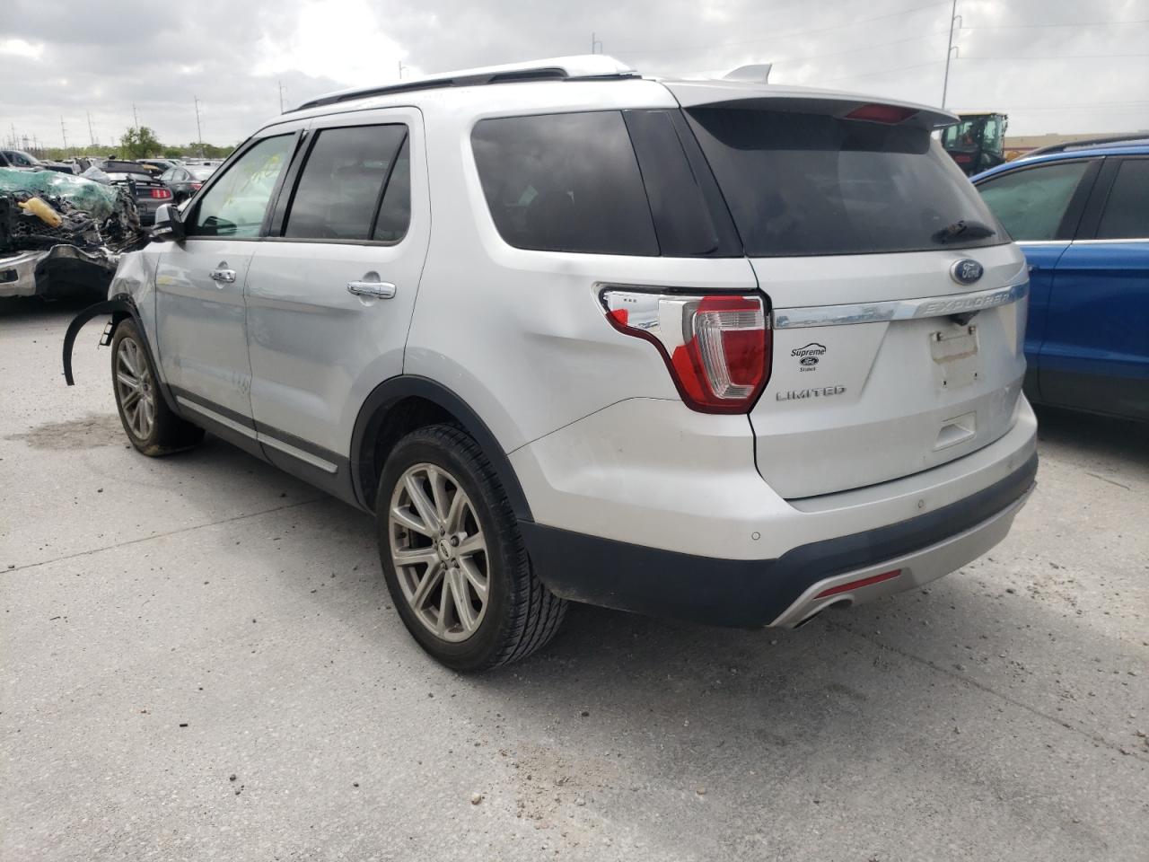 Photo 3 from auction – 2017 FORD EXPLORER L with VIN 1FM5K7F82HGC27002