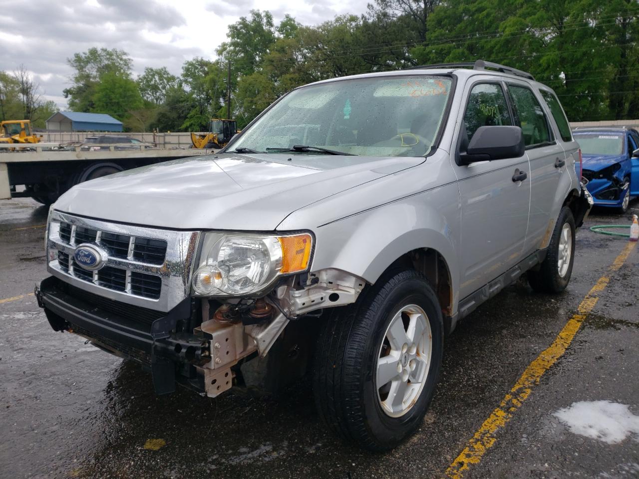 Photo 2 from auction – 2010 FORD ESCAPE XLS with VIN 1FMCU0C79AKB34470