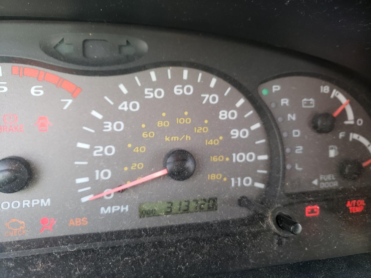 Photo 8 from auction – 2002 TOYOTA SEQUOIA LI with VIN 5TDBT48A72S097962